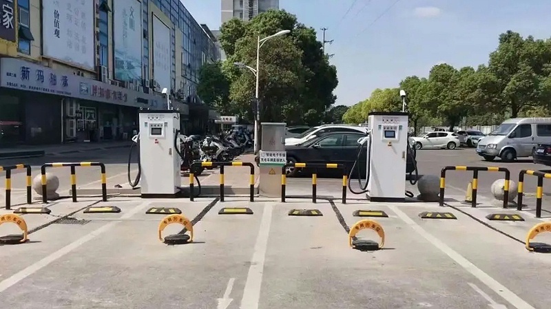 “僵尸车”占位,充电位经常被占怎么办? “僵尸车”占位,充电位经常被占怎么办?
